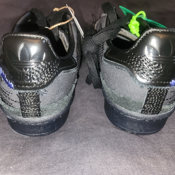 Adidas shoes - Picture 4 of 8